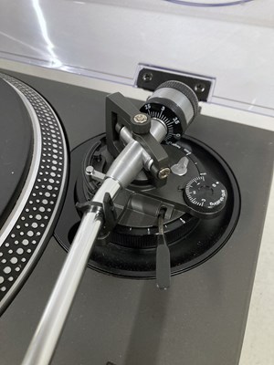 Lot 92 - PIONEER DJ PLX-500 DIRECT DRIVE TURNTABLE.