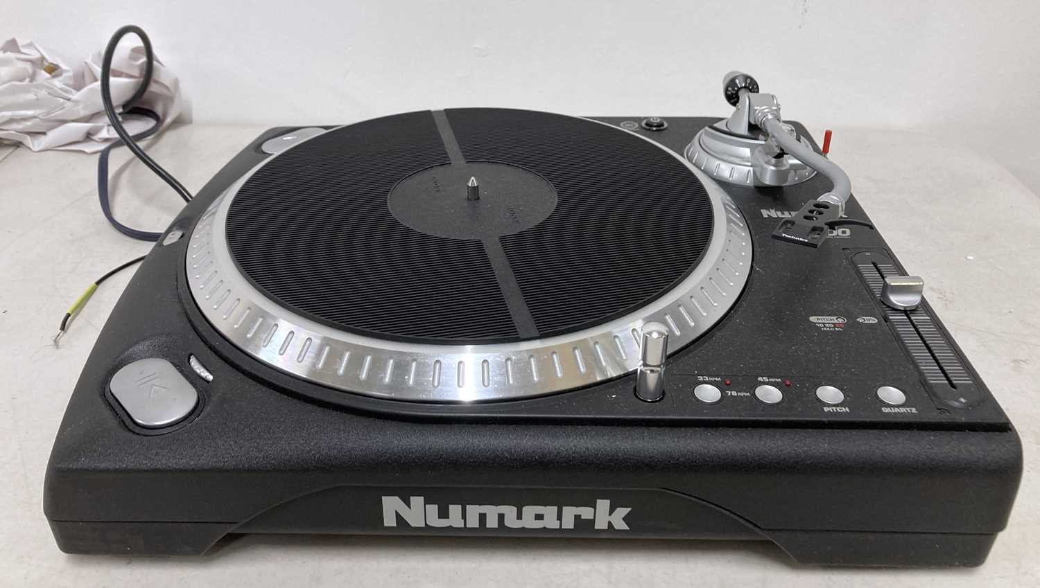 Lot 91 - NUMARK TT500 DIRECT DRIVE TURNTABLE.