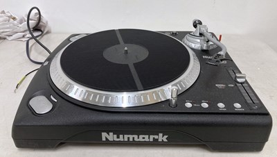 Lot 91 - NUMARK TT500 DIRECT DRIVE TURNTABLE.