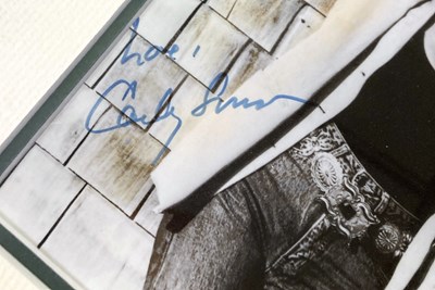 Lot 316 - SIGNED ITEMS - FEMALE STARS INC DIANA ROSS.