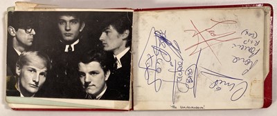 Lot 134 - AUTOGRAPH BOOK WITH SIGNATURES FROM THE BEATLES / ROY ORBISON / CILLA BLACK AND MORE.
