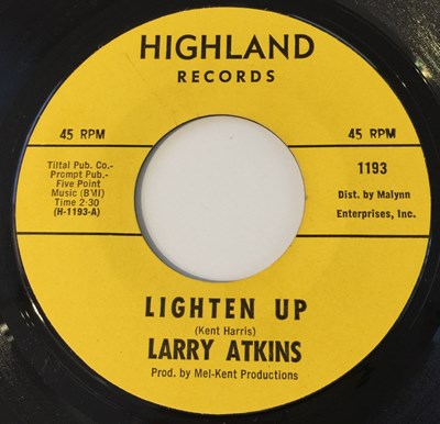 Lot 200 - LARRY ATKINS - LIGHTEN UP 7" (HIGHLAND RECORDS 1193)