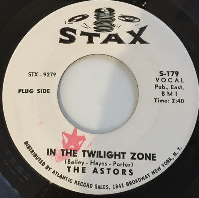 Lot 201 - THE ASTORS - IN THE TWILIGHT ZONE 7" (STAX S-179)