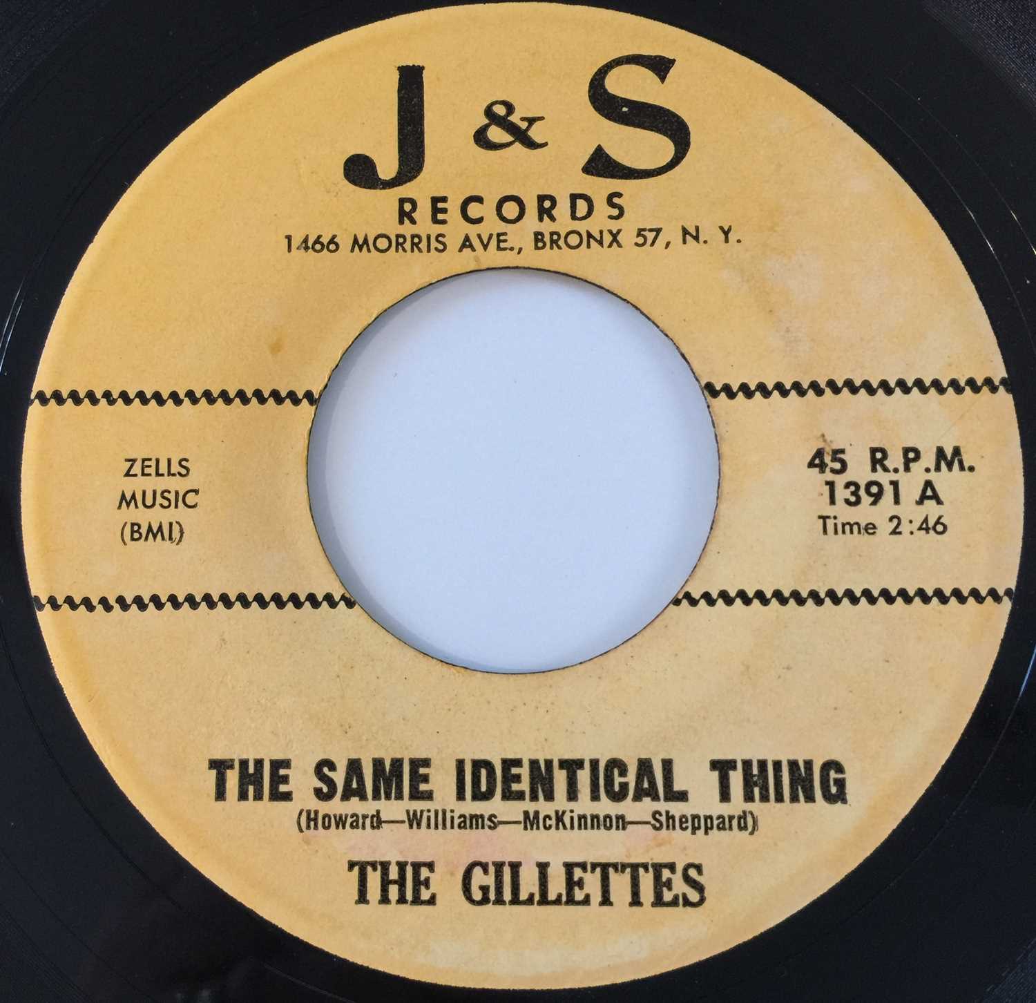 Lot 245 - THE GILLETTES - THE SAME IDENTICAL THING 7" (US SOUL - J&S RECORDS 1391)