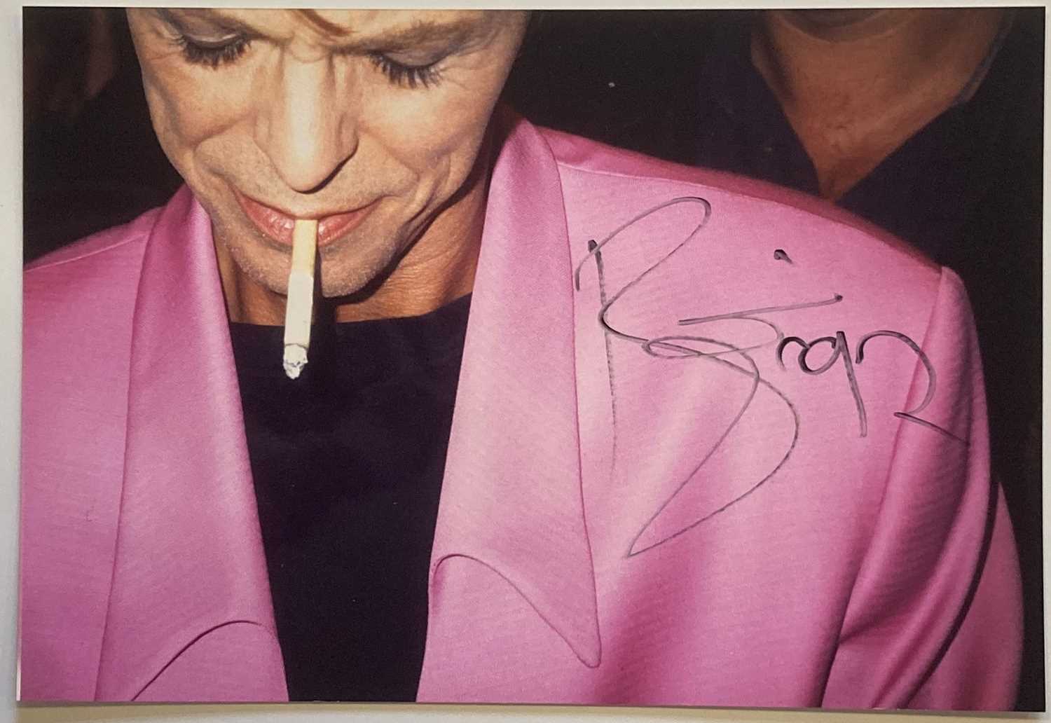 Lot 245 - DAVID BOWIE SIGNED PHOTO
