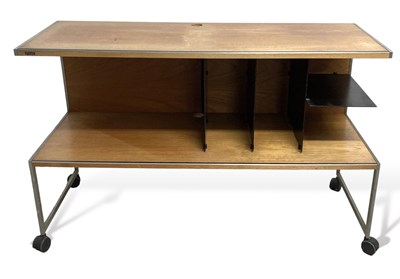 Lot 96 - BANG & OLUFSEN HIFI CABINET.