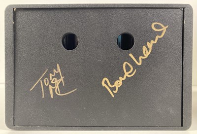 Lot 477 - OASIS VOX BOX SIGNED BY BONEHEAD / TONY MCCARROLL.