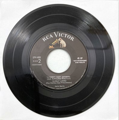 Lot 262 - JANIS MARTIN - JUST SQUEEZE ME 7" EP (SIGNED COVER - US RCA EPA-4093)