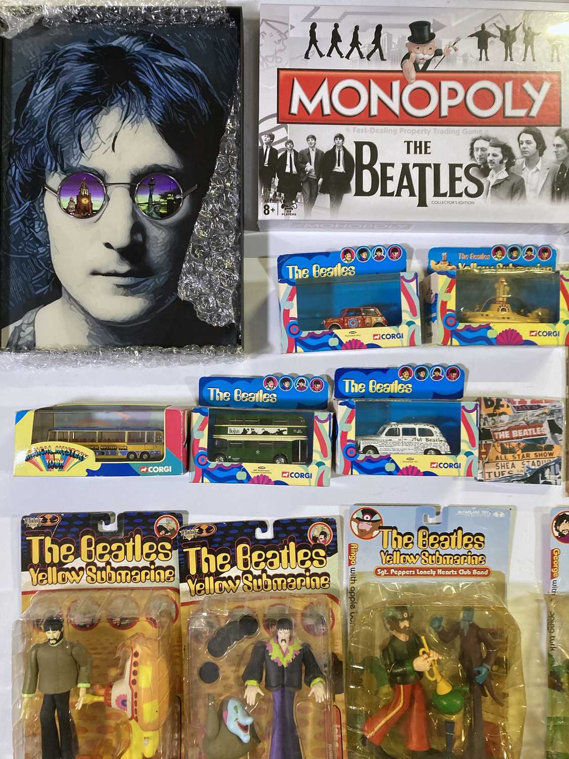 Lot 84 - THE BEATLES - TOYS/COLLECTABLES.