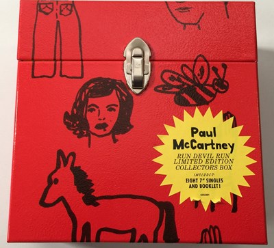 Lot 52 - PAUL MCCARTNEY - RUN DEVIL RUN (LIMITED EDITION 7" BOX SET - 5232291).