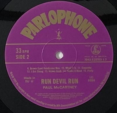 Lot 35 - PAUL MCCARTNEY - RUN DEVIL RUN LP (522 3511).