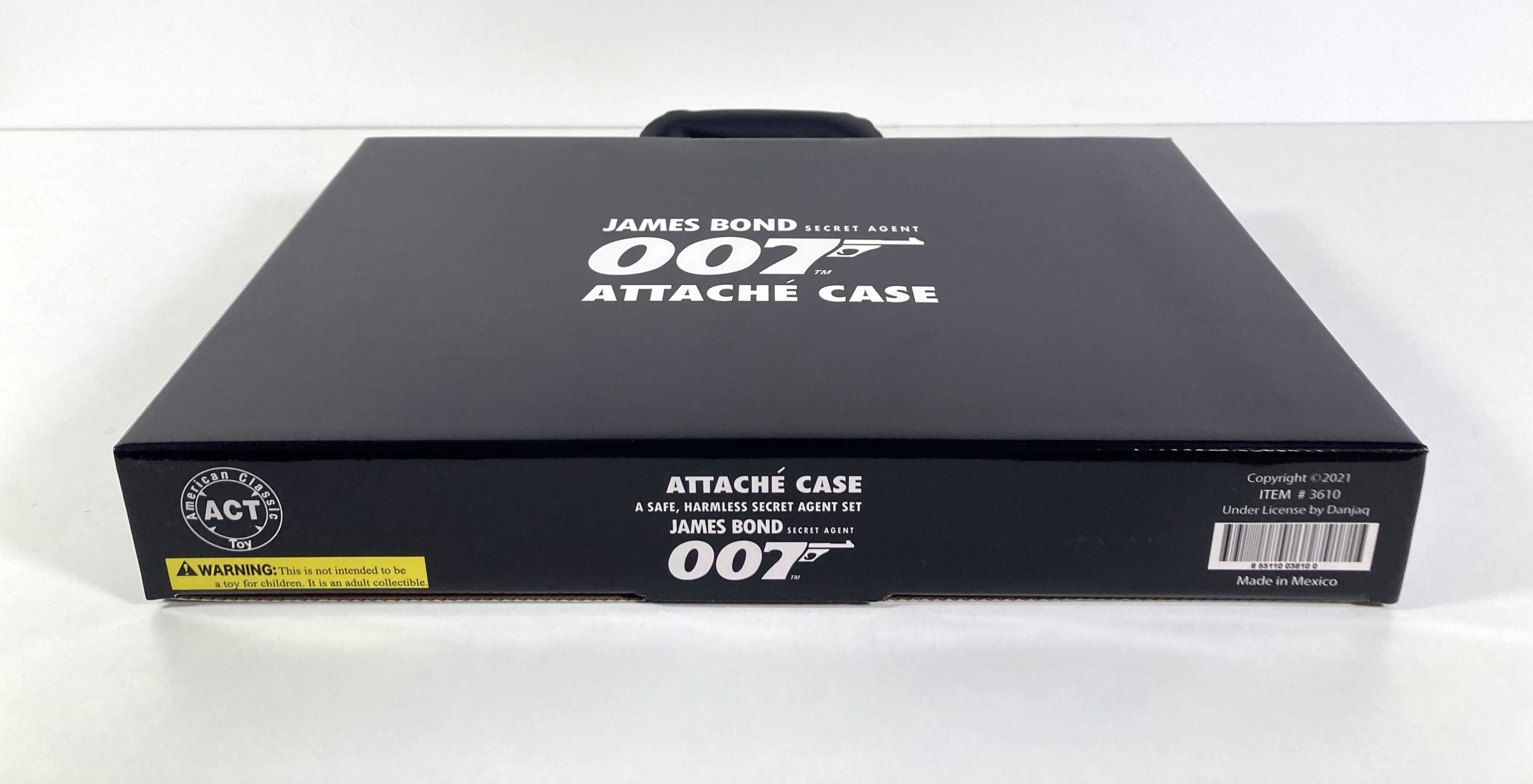 Lot 193 JAMES BOND 2021 DANJAQ SECRET AGENT