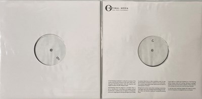 Lot 85 - KYLIE MINOGUE - DISCO (SIGNED DELUXE EDITION WHITE LABEL TEST PRESSING)