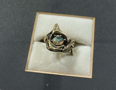 Lot 383 - JIMI HENDRIX - A RING OWNED BY JIMI C 1967 AND GIVEN TO MITCH MITCHELL'S MOTHER.