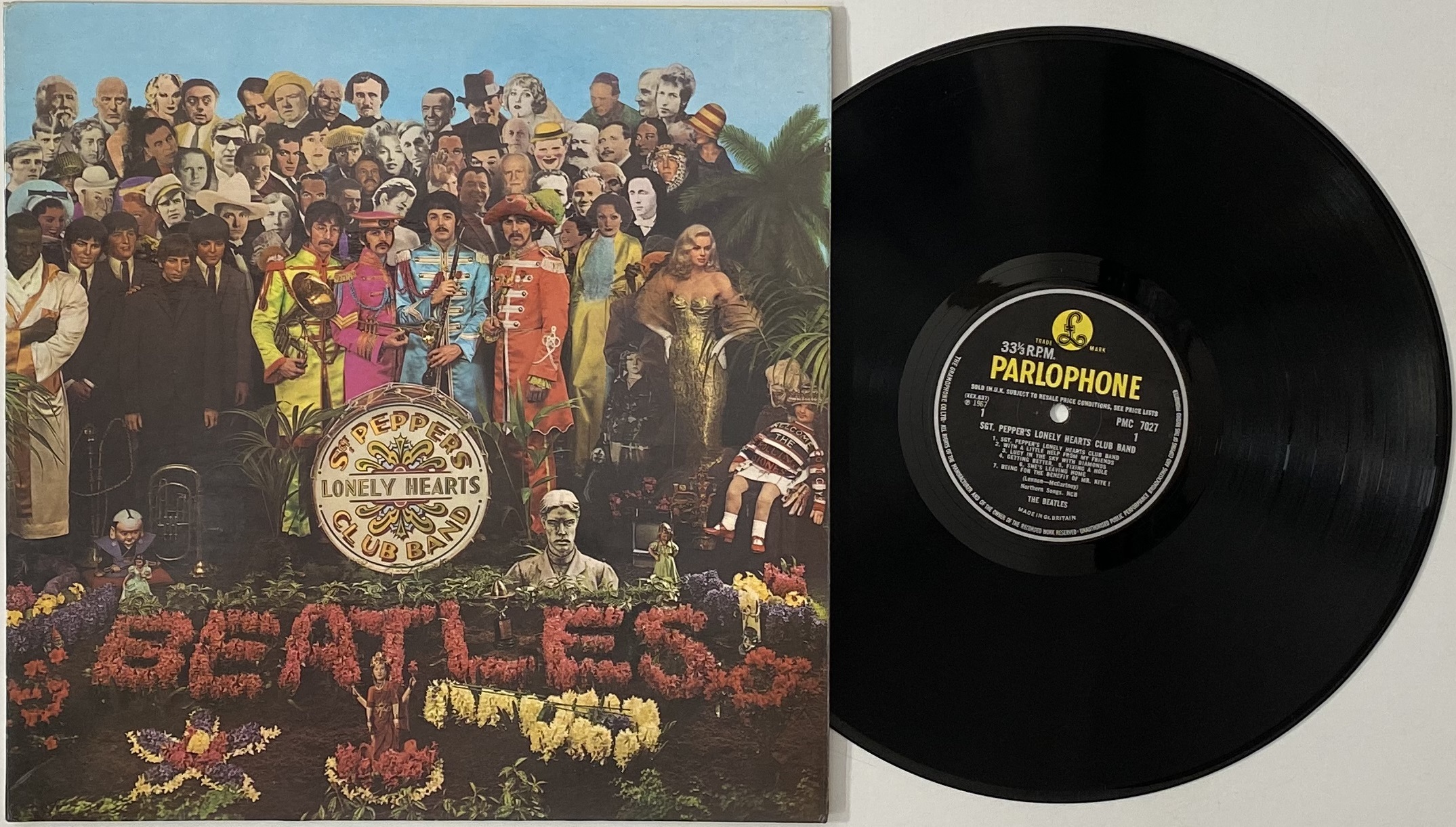 Lot 61 - THE BEATLES - SGT. PEPPER'S LONELY HEARTS