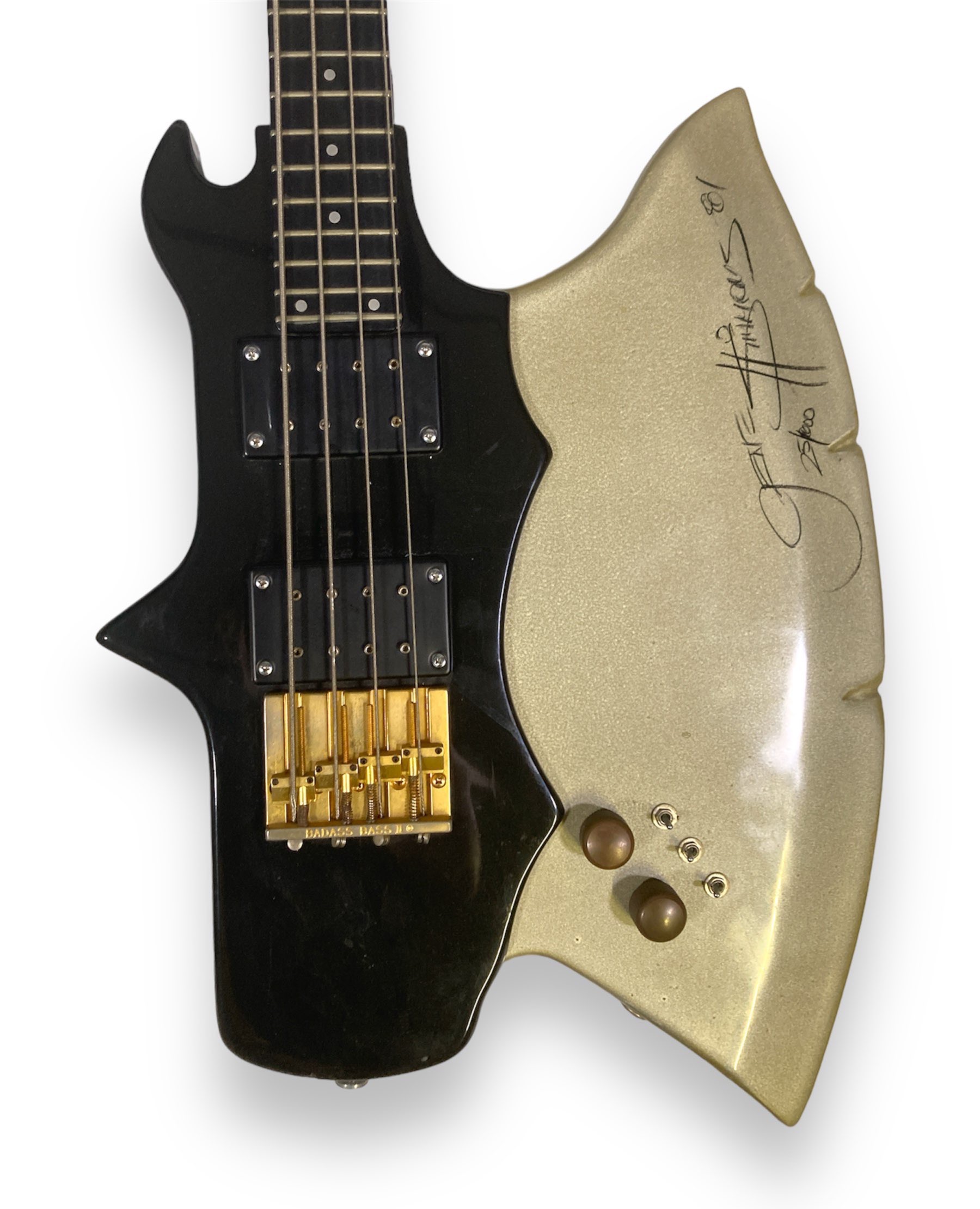 Lot 526 - KISS - A 1980 KRAMER AXE BASS SIGNED BY GENE