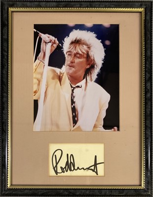 Lot 291 - ROD STEWART - SIGNED DISPLAY.