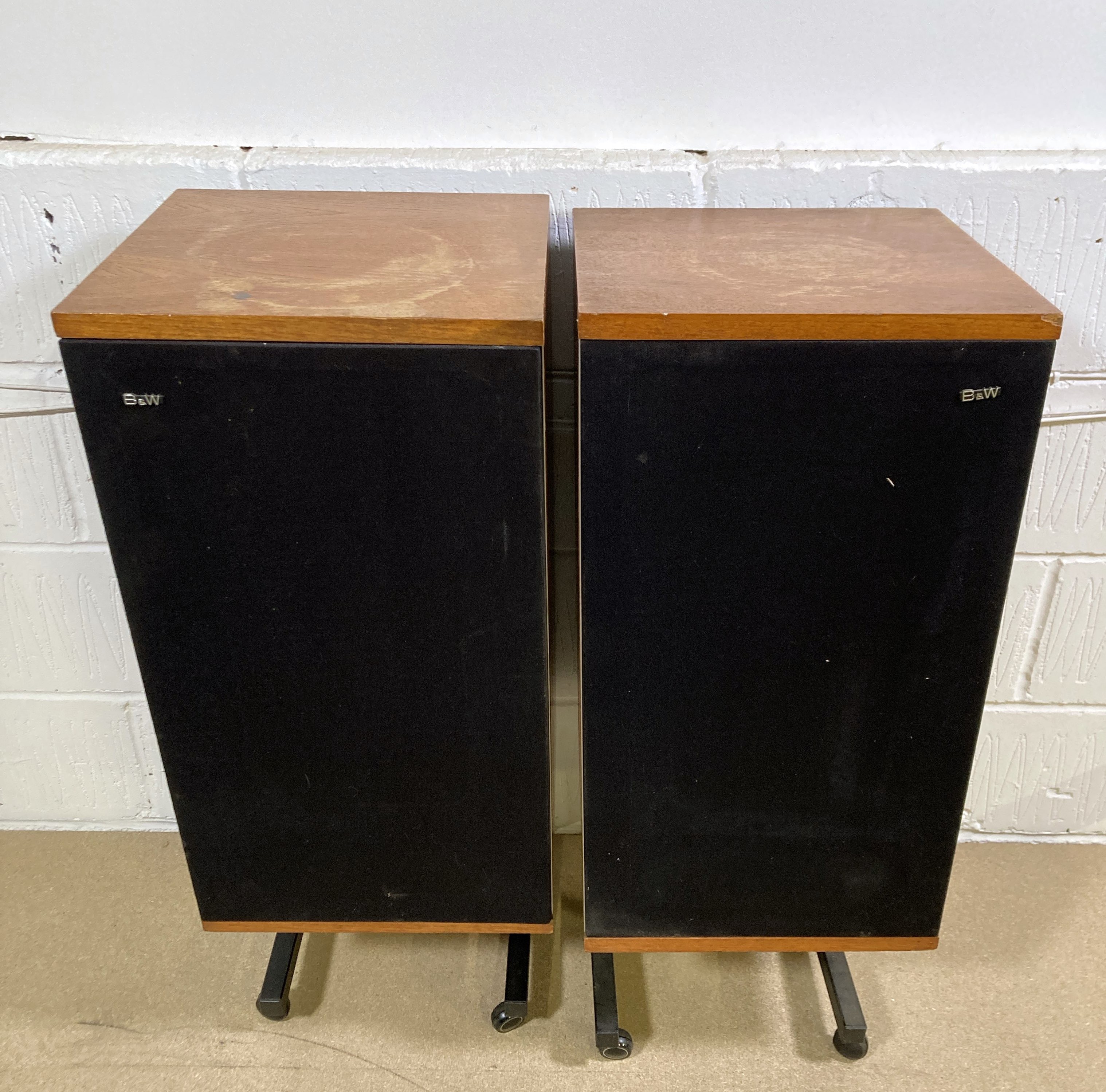 Lot 9 - B&W DM2 SPEAKERS PAIR.