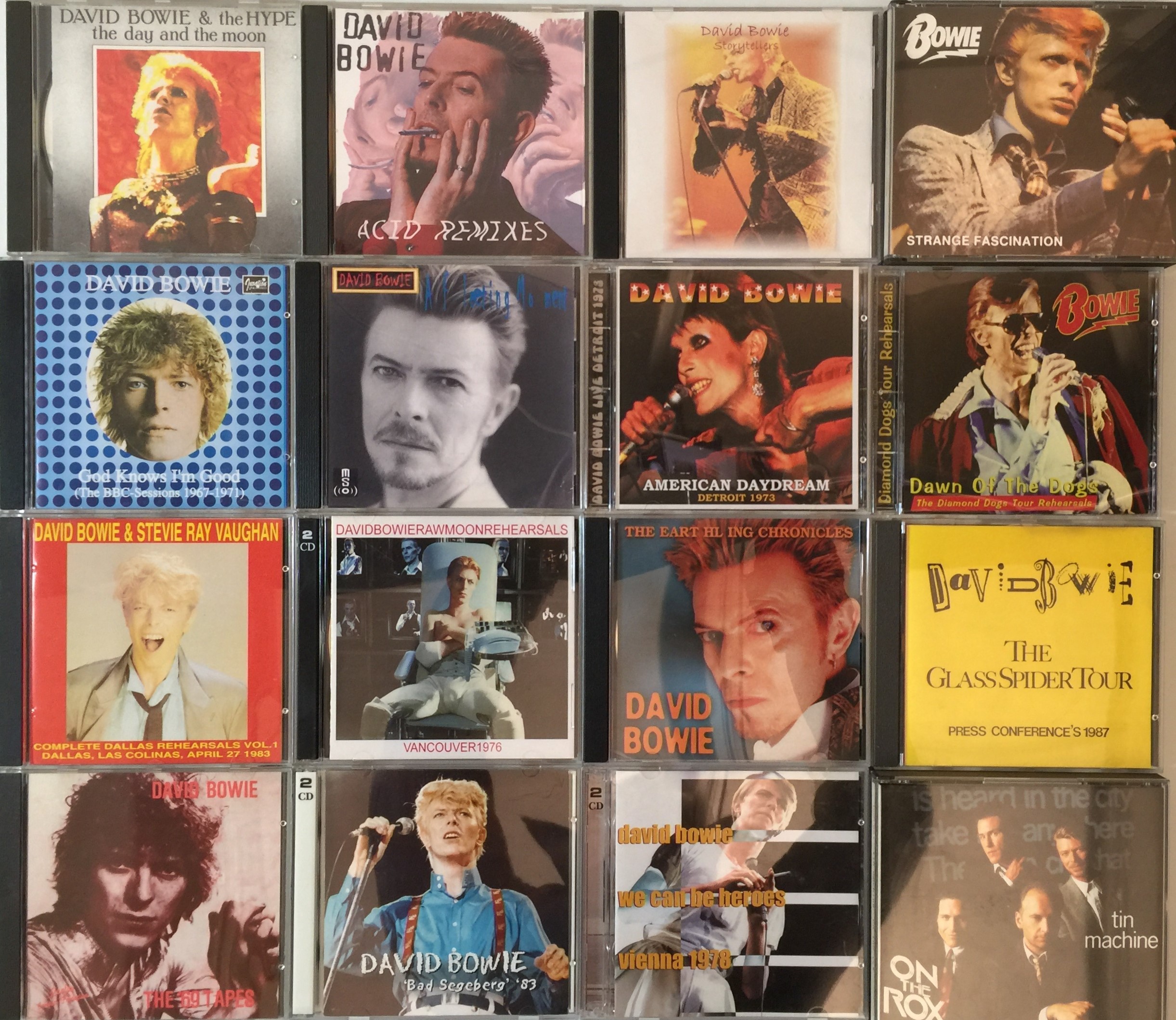 Lot 32 - David Bowie - CD Collection (Private And Live