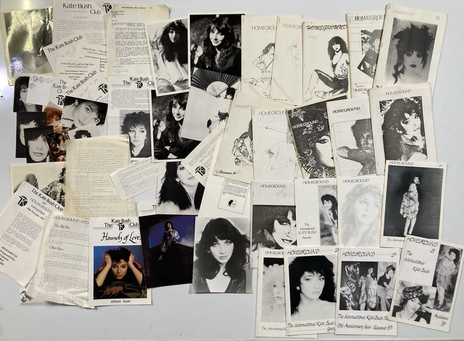 Lot 106 - KATE BUSH FAN CLUB MAGAZINE ARCHIVE.