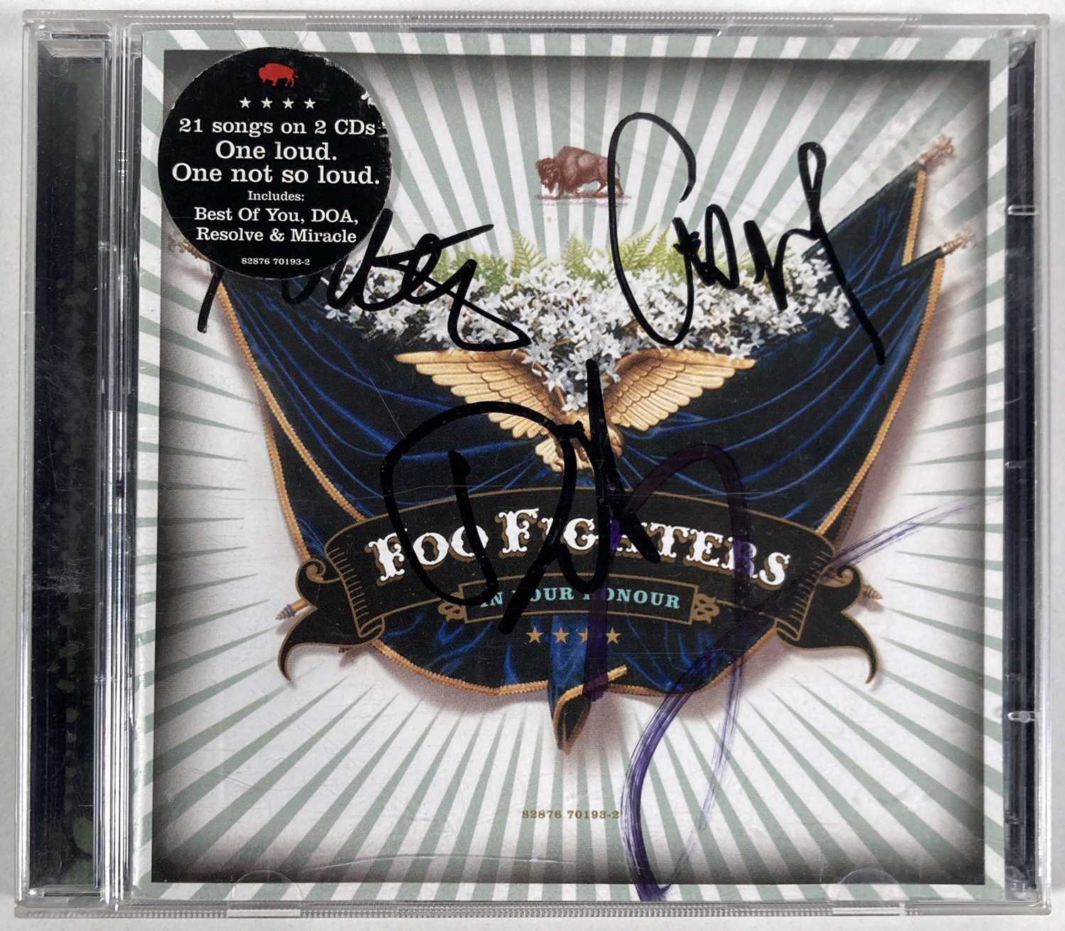 Lot 323 - THE FOO FIGHTERS - SIGNED CD.