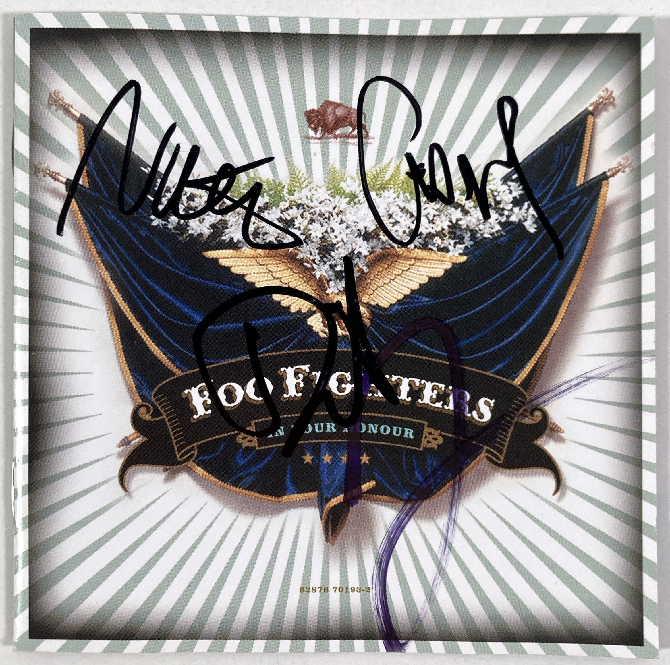 Foo Fighters サイン入りCD 31542-2.jpg?v=63814480289903