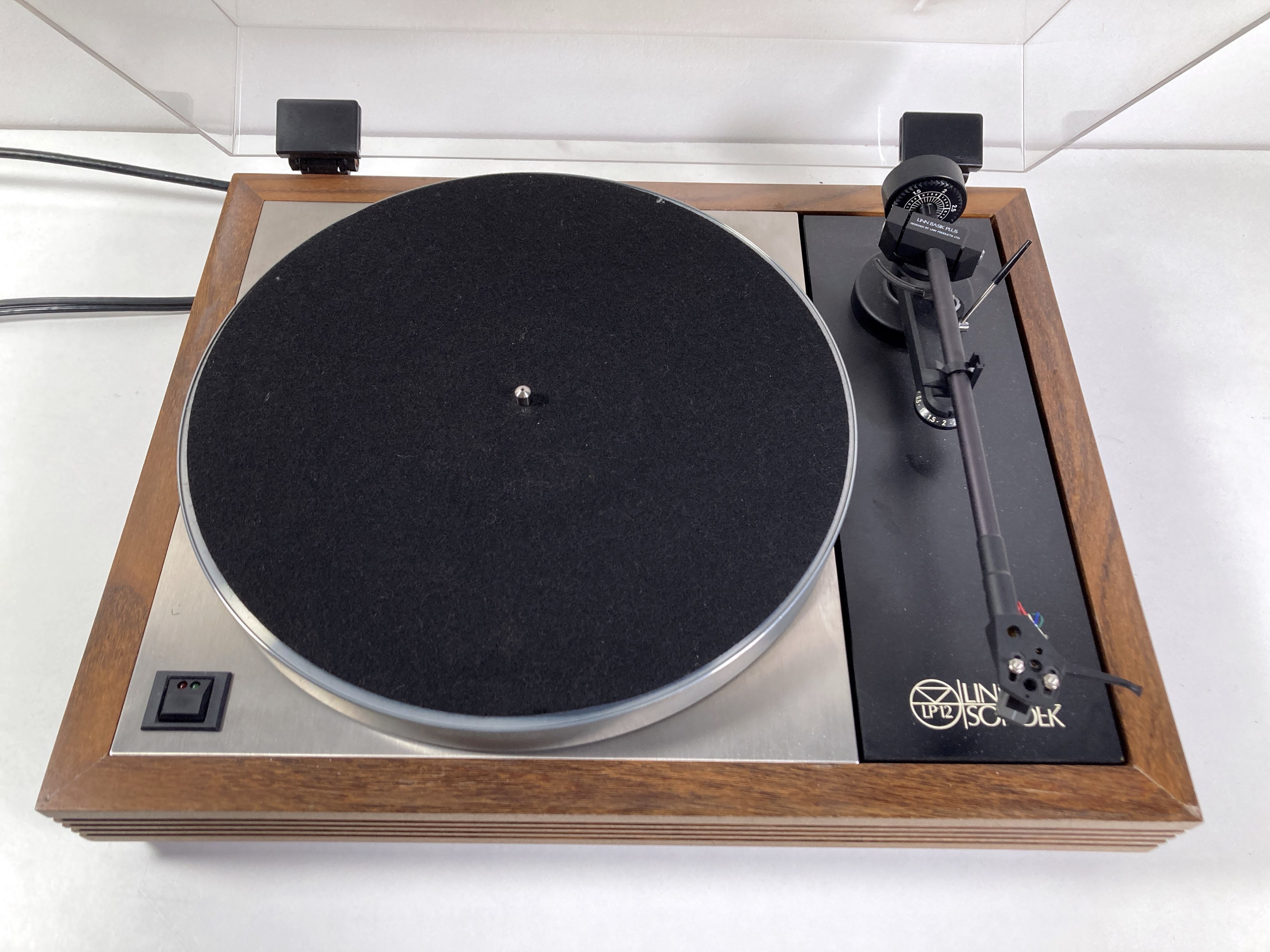 Lot 13 - LINN LP12 SONDEK TURNTABLE & LINN LINGO.
