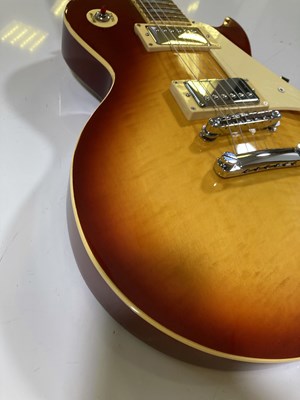 Lot 63 - EPIPHONE LES PAUL ELECTRIC GUITAR.