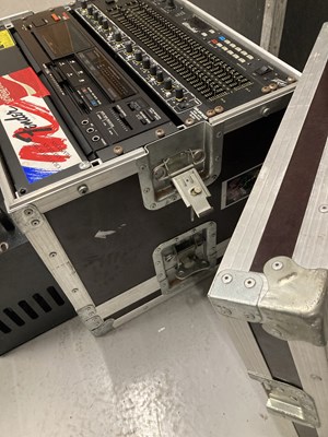 Lot 28 - FLIGHT CASE WITH RACK MOUNTED EQUIPMENT.