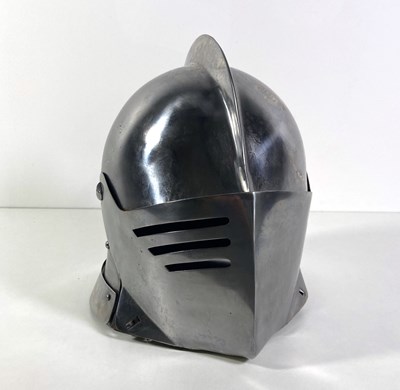 Lot 197 - A KNIGHTS TALE (2001) - HEATH LEDGER 'SIR WILLIAM' REPLICA HELMET BY FACTORY X.