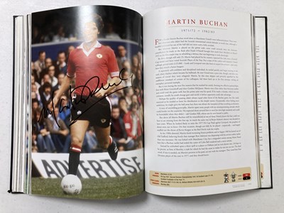 Lot 25 - MANCHESTER UNITED - MULTI SIGNED 'PLAYER BY PLAYER' BOOK.