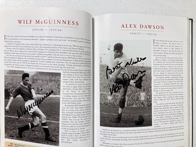 Lot 25 - MANCHESTER UNITED - MULTI SIGNED 'PLAYER BY PLAYER' BOOK.