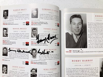 Lot 25 - MANCHESTER UNITED - MULTI SIGNED 'PLAYER BY PLAYER' BOOK.