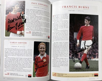 Lot 25 - MANCHESTER UNITED - MULTI SIGNED 'PLAYER BY PLAYER' BOOK.