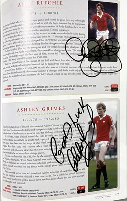 Lot 25 - MANCHESTER UNITED - MULTI SIGNED 'PLAYER BY PLAYER' BOOK.