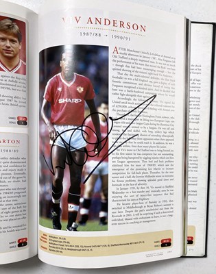 Lot 25 - MANCHESTER UNITED - MULTI SIGNED 'PLAYER BY PLAYER' BOOK.