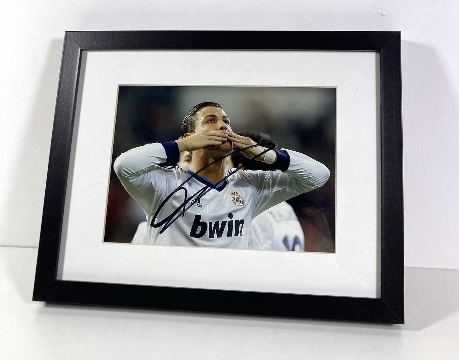 Lot 26 - FOOTBALL MEMORABILIA - CRISTIANO RONALDO - SIGNED PHOTOGRAPH.