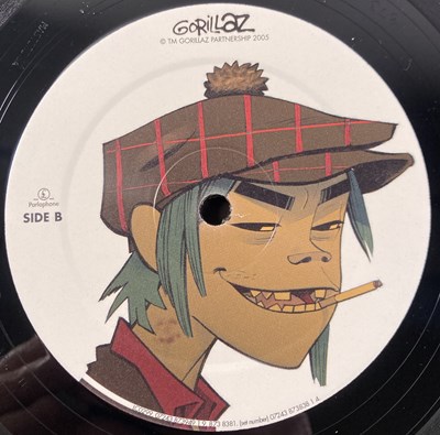 Lot 142 - GORILLAZ - DEMON DAYS LP (UK ORIGINAL - 0724387383814)