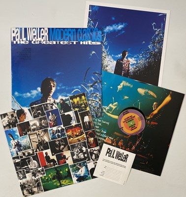 Lot 158 - PAUL WELLER - MODERN CLASSICS: THE GREATEST HITS LP (1998 UK/ EU OG - ISLAND RECORDS ILPSD 8080)