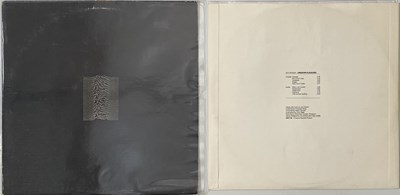 Lot 125 - JOY DIVISION/ NEW ORDER - LP/ 12" PACK