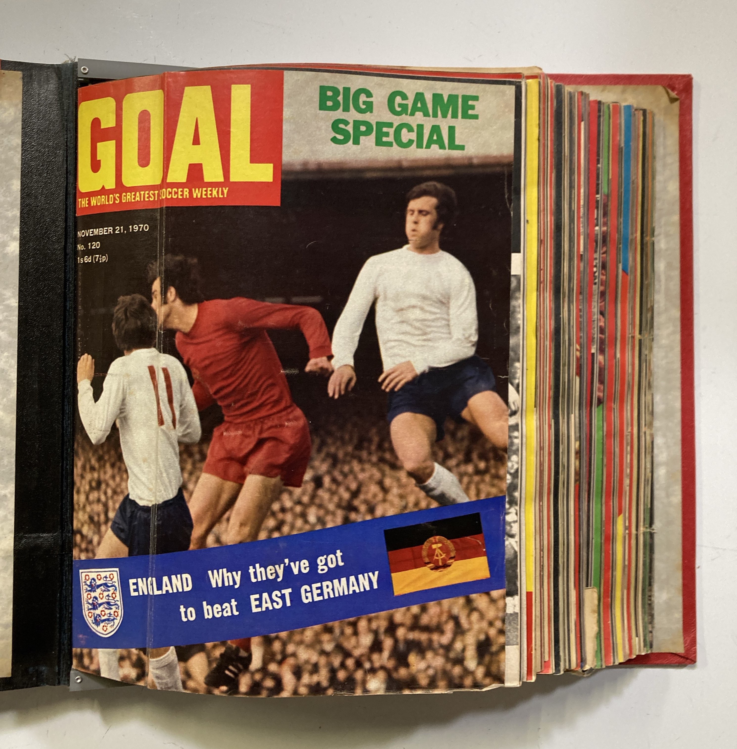 Lot 39 APPROX 197 FOOTBALL MAGAZINES (GOAL, FOOTBALL