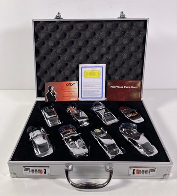 Lot 188 - JAMES BOND - A COLLECTABLE AND LIMITED EDITION CORGI ATTACHE CASE SET.