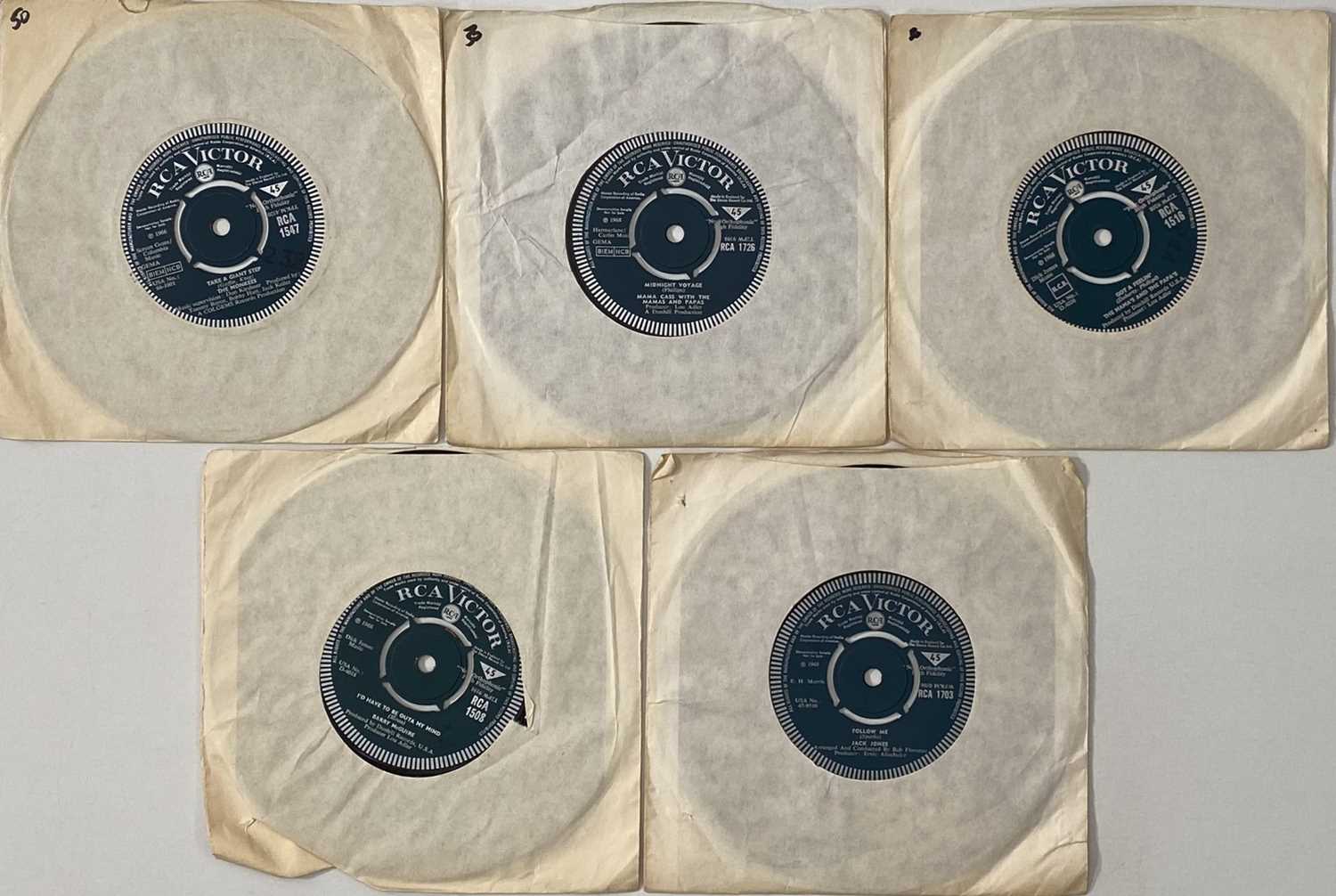 Lot 256 - RCA VICTOR - ORIGINAL UK 60s 7