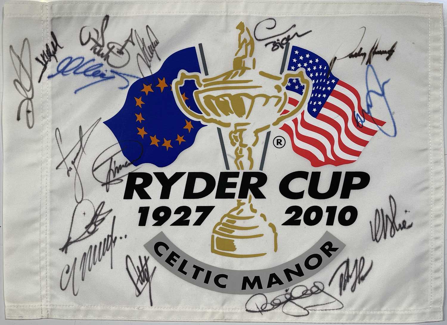 Lot 83 - GOLF MEMORABILIA - UK TEAM SIGNED RYDER CUP FLAG.