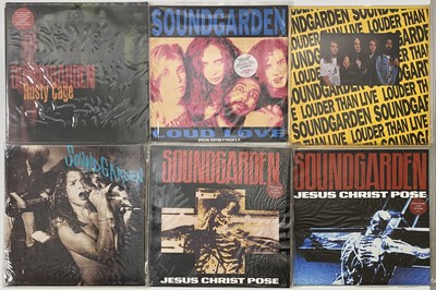 Lot 336 - SOUNDGARDEN - 12"/ 7" PACK