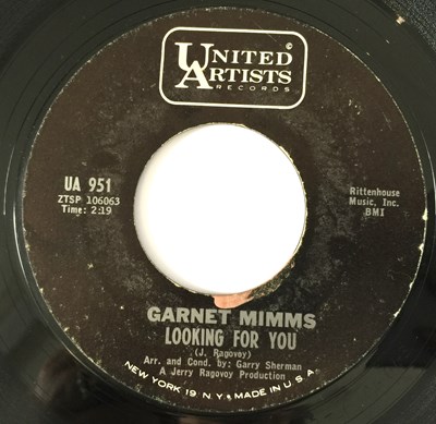 Lot 26 - GARNET MIMMS - LOOKING FOR YOU/ MORE THAN A MIRACLE 7" (US SOUL - UNITED ARTISTS UA 951)