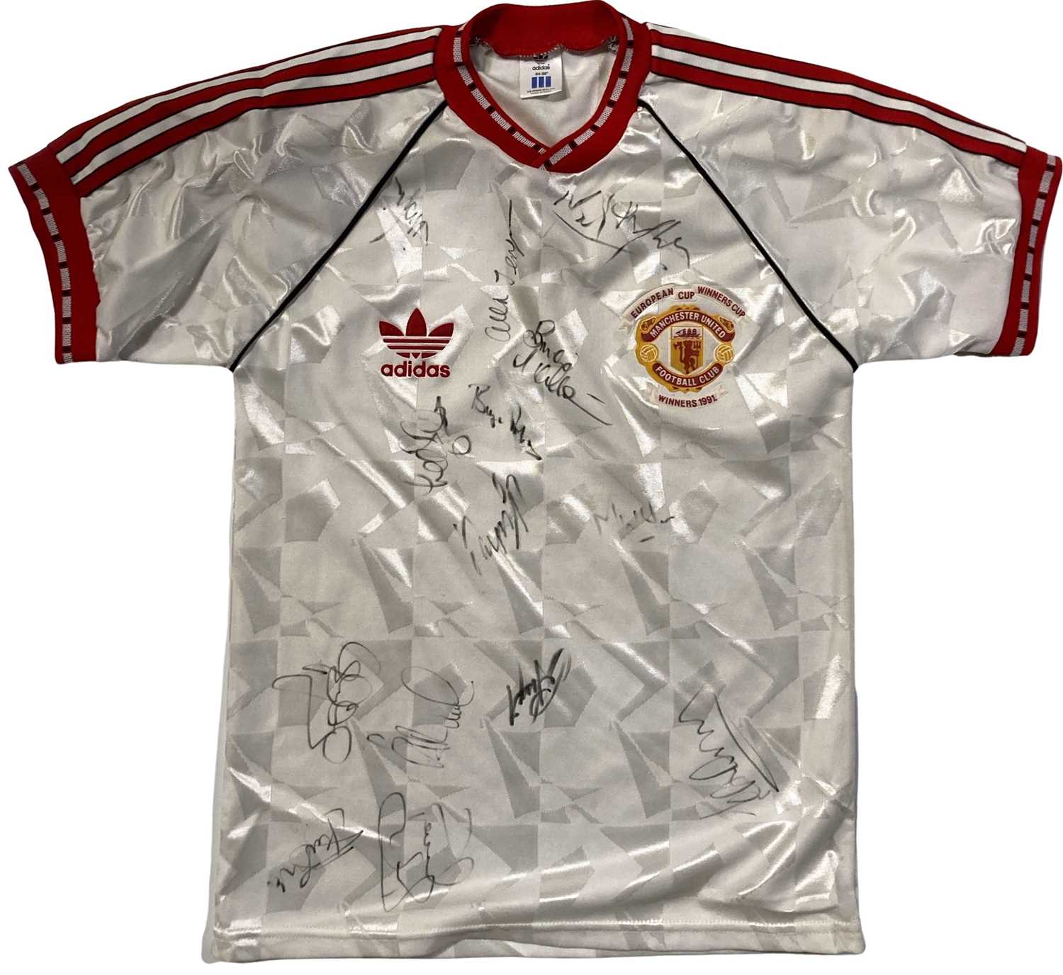 Lot 1 - MANCHESTER UNITED - 1991 SHIRT SIGNED BY CANTONA / BECKHAM / FERGUSON AND MORE.