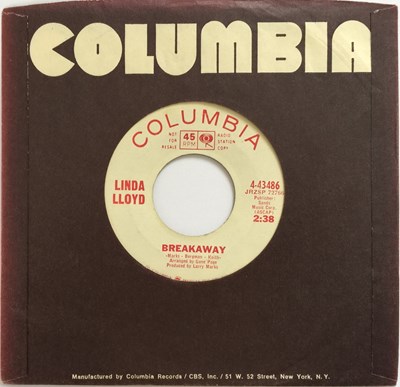 Lot 200 - LINDA LLOYD - BREAKAWAY / LITTLE THINGS LIKE THAT 7" (PROMO - COLUMBIA 4-43486)