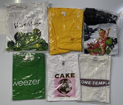 Lot 361 - SIX 90S/00S ALTERNATIVE ROCK-RELATED BAND TOUR T-SHIRTS - WEEZER/CAKE/SILVERCHAIR.