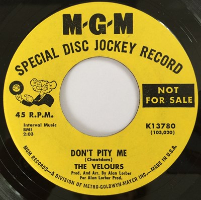 Lot 239 - THE VELOURS - I'M GONNA CHANGE 7" (PROMO - MGM K13780)